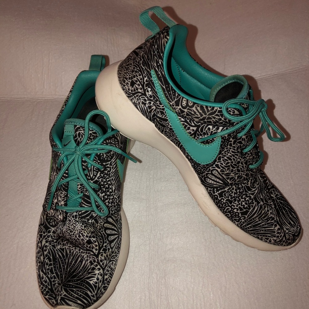 Custom Nikes! - Picture 1 of 4